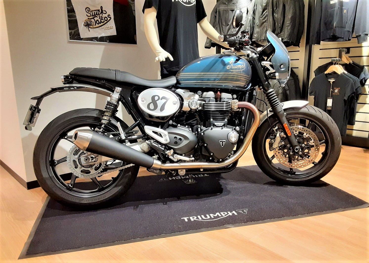 トライアンフ東京ベイ | TRIUMPH